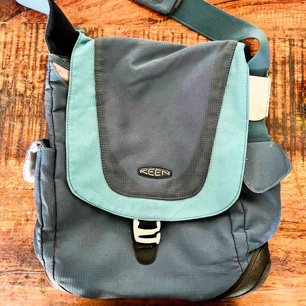 Keen Shoulder Bag